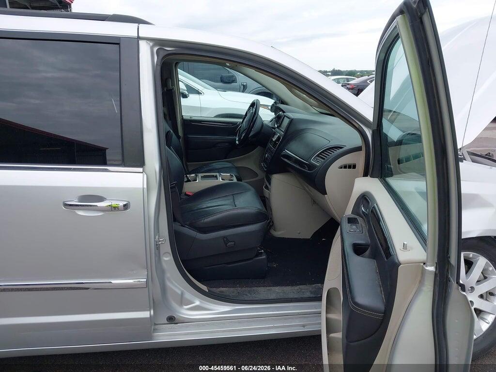 2C4RC1CG3CR232616 2012 CHRYSLER TOWN & COUNTRY photo no. 5