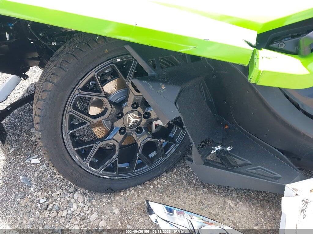 57XAAPHD6S8167699 2025 POLARIS SLINGSHOT photo no. 12