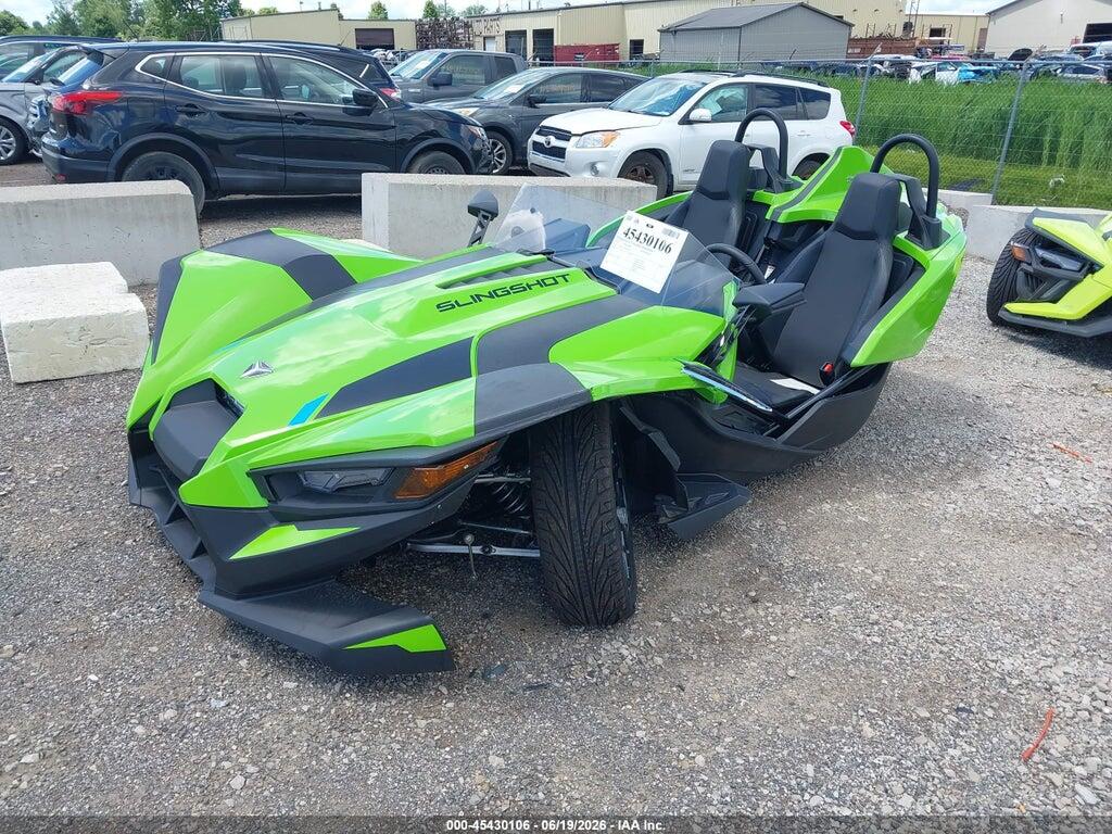 57XAAPHD6S8167699 2025 POLARIS SLINGSHOT photo no. 2
