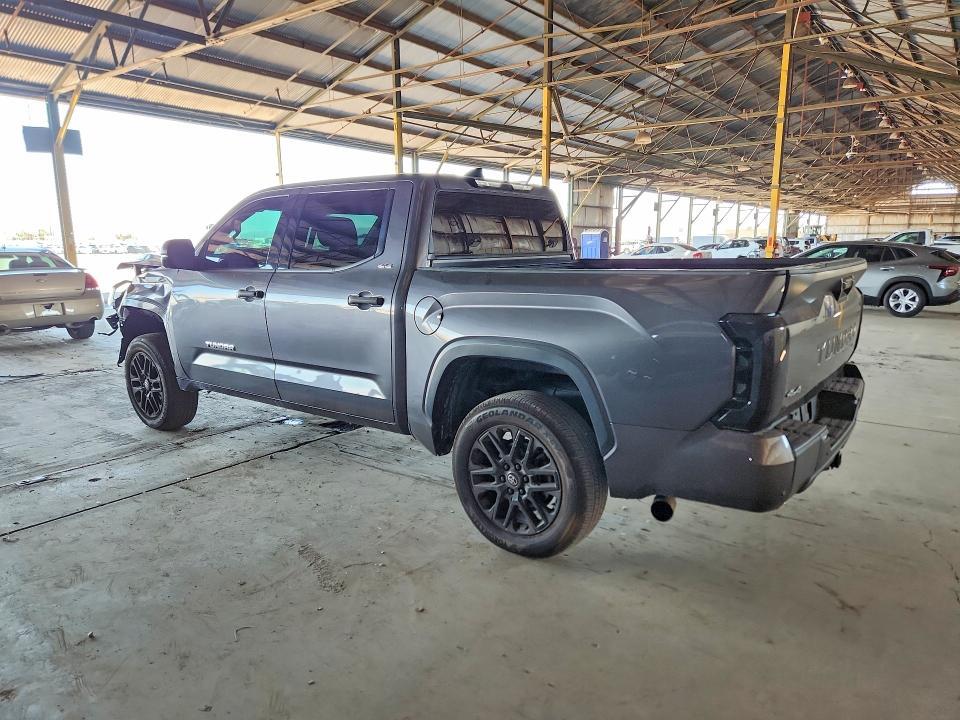2022 TOYOTA TUNDRA SR5 — Фото 2 из 12
