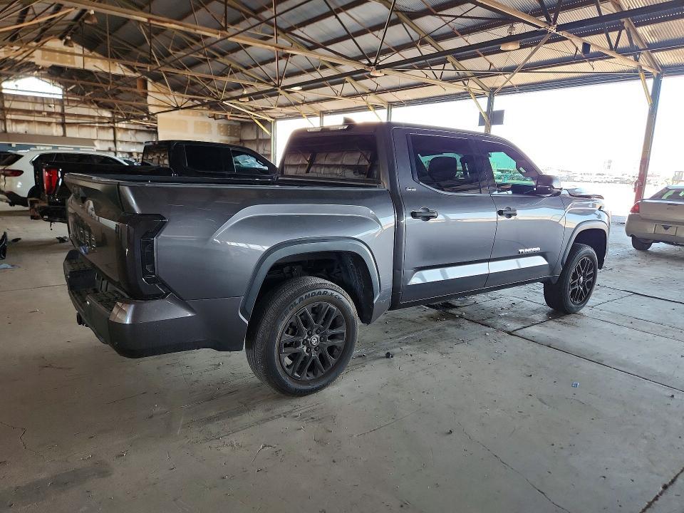 2022 TOYOTA TUNDRA SR5 — Фото 3 из 12
