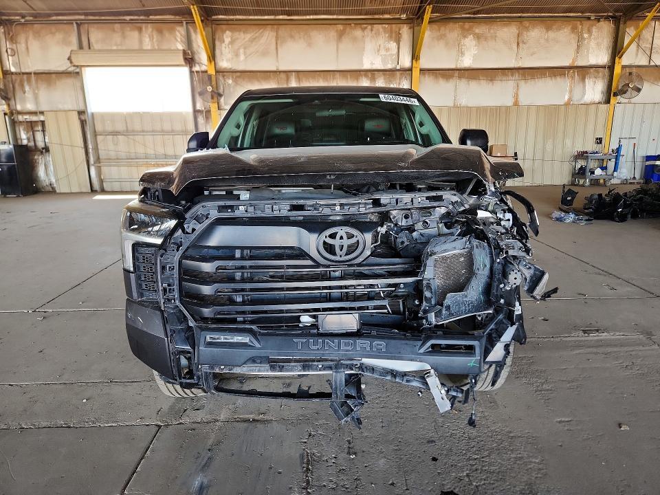 2022 TOYOTA TUNDRA SR5 — Фото 5 из 12