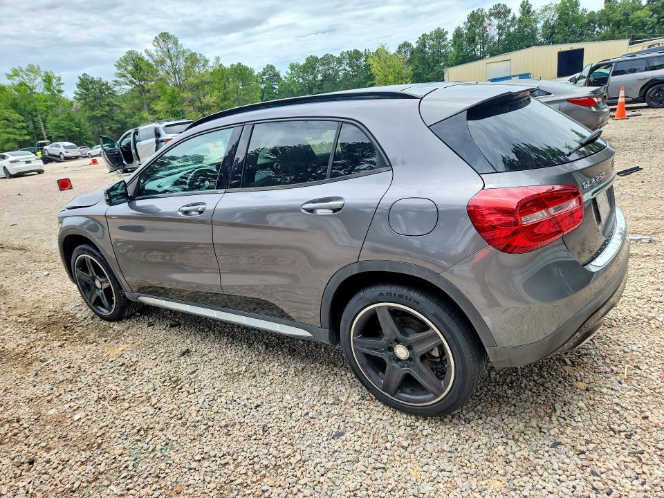 2017 MERCEDES-BENZ GLA 250 4MATIC — Фото 2 из 12