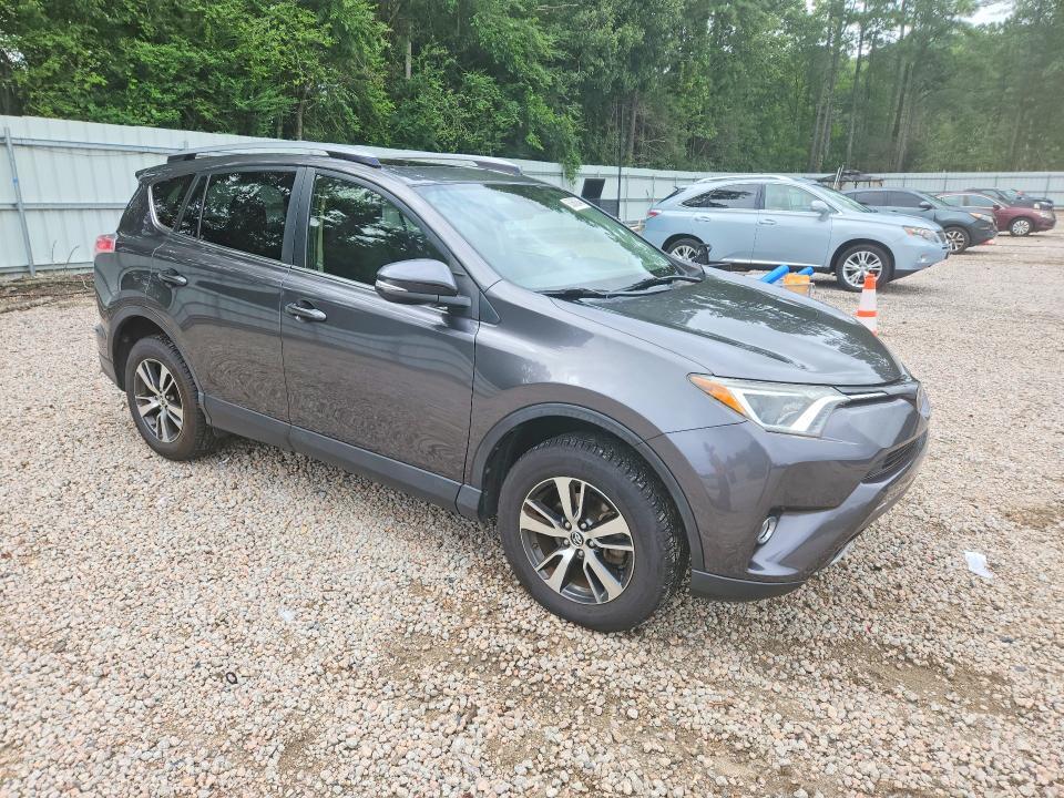 2017 TOYOTA RAV4 XLE — Фото 4 из 12