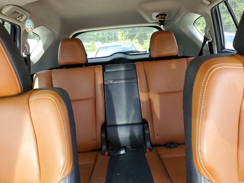2017 TOYOTA RAV4 HV LIMITED — Фото 10 из 13