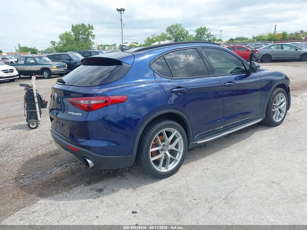 ZASFAKNN3J7C00135 2018 ALFA ROMEO STELVIO photo no. 4