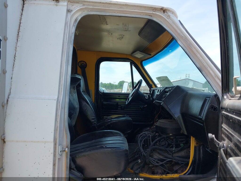 2GDHG31KXP4516441 1993 GMC CUTAWAY VAN photo no. 5
