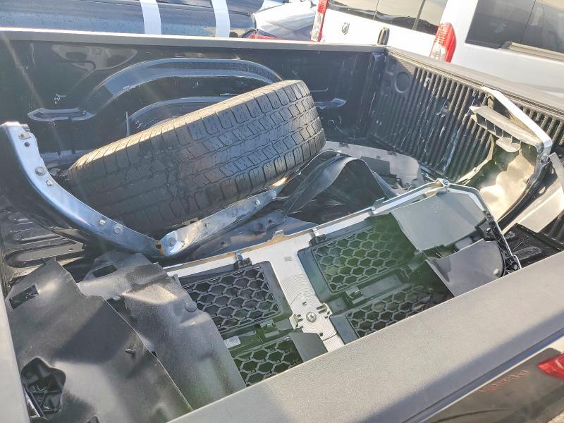 2024 RAM 1500 CLASSIC SLT/WARLOCK — Фото 12 из 13