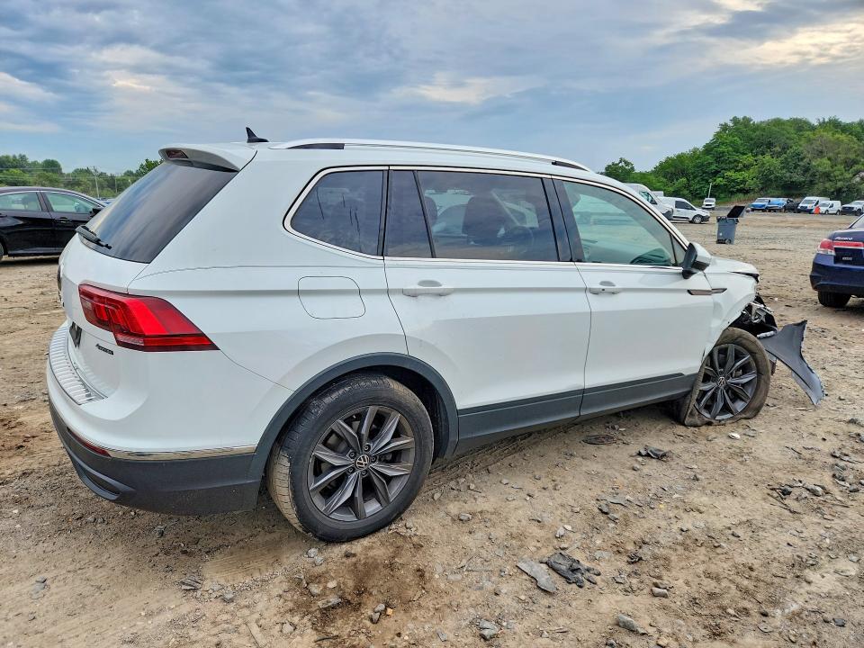 2022 VOLKSWAGEN TIGUAN SE — Фото 3 из 13
