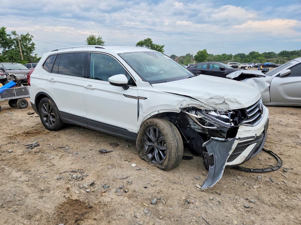 2022 VOLKSWAGEN TIGUAN SE — Фото 4 из 13