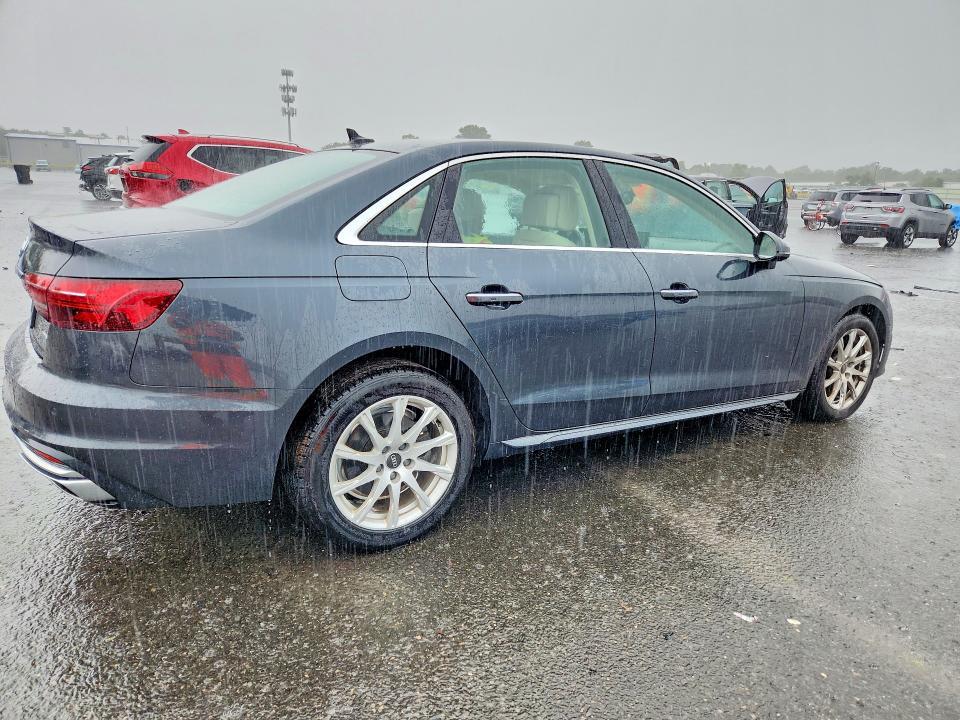 2023 AUDI A4 PREMIUM 40 — Фото 3 из 12