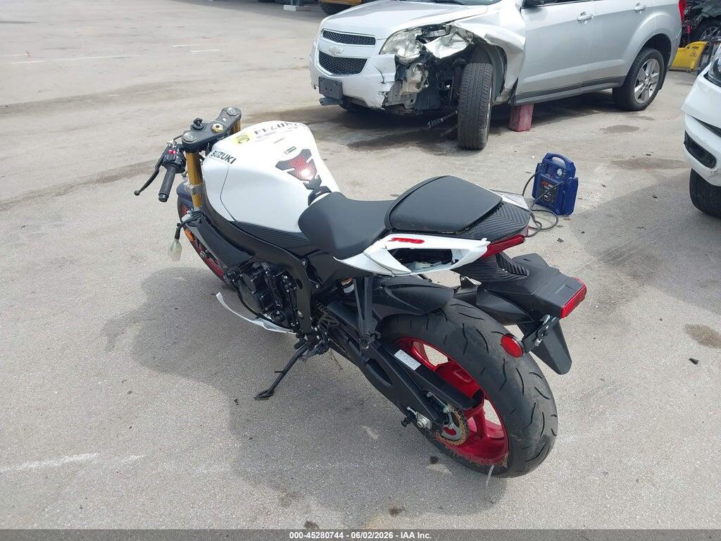 JS1GR7MA5S7100048 2025 SUZUKI GSX-R750 photo no. 3
