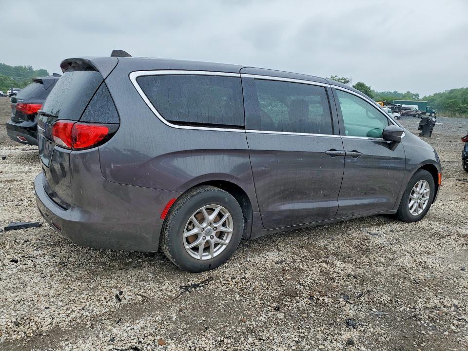 2023 CHRYSLER VOYAGER LX — Фото 3 из 13