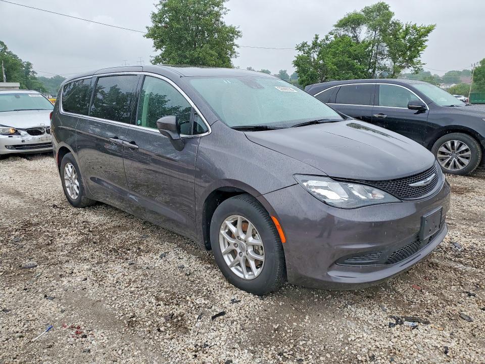 2023 CHRYSLER VOYAGER LX — Фото 4 из 13