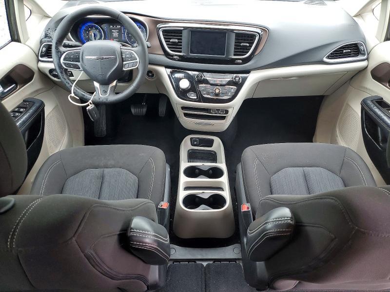 2023 CHRYSLER VOYAGER LX — Фото 8 из 13