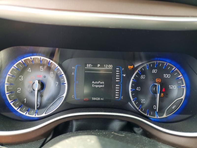 2023 CHRYSLER VOYAGER LX — Фото 9 из 13