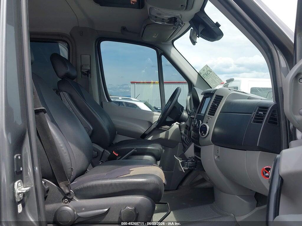 WDZFE7CDXGP330250 2016 MERCEDES-BENZ SPRINTER 2500 photo no. 5