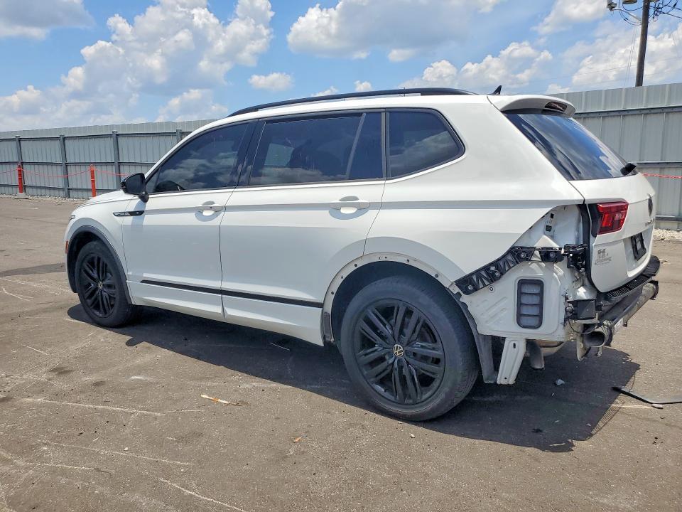 2022 VOLKSWAGEN TIGUAN SE R-LINE BLACK — Фото 2 из 14