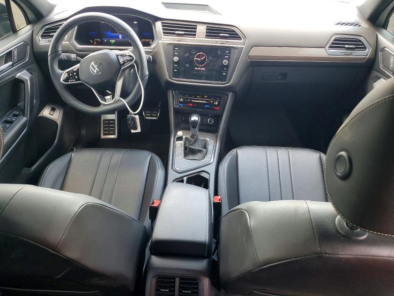 2022 VOLKSWAGEN TIGUAN SE R-LINE BLACK — Фото 8 из 14