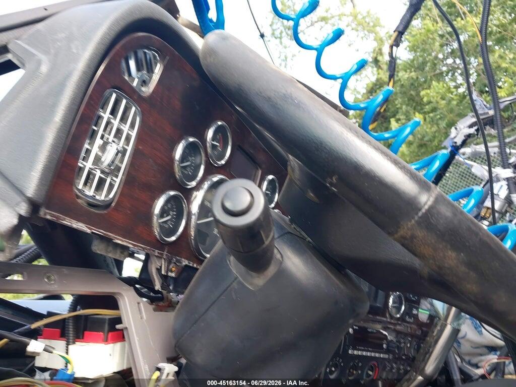 1XPXD49X3LD653055 2020 PETERBILT 389 photo no. 5