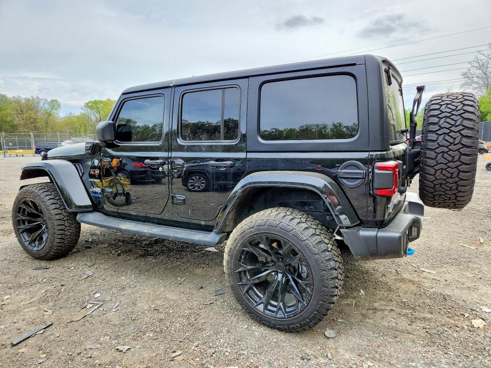 2022 JEEP WRANGLER UNLIMITED SAHARA 4XE — Фото 2 из 12