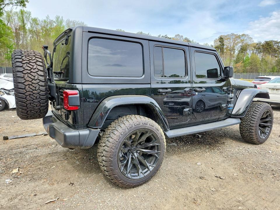 2022 JEEP WRANGLER UNLIMITED SAHARA 4XE — Фото 3 из 12