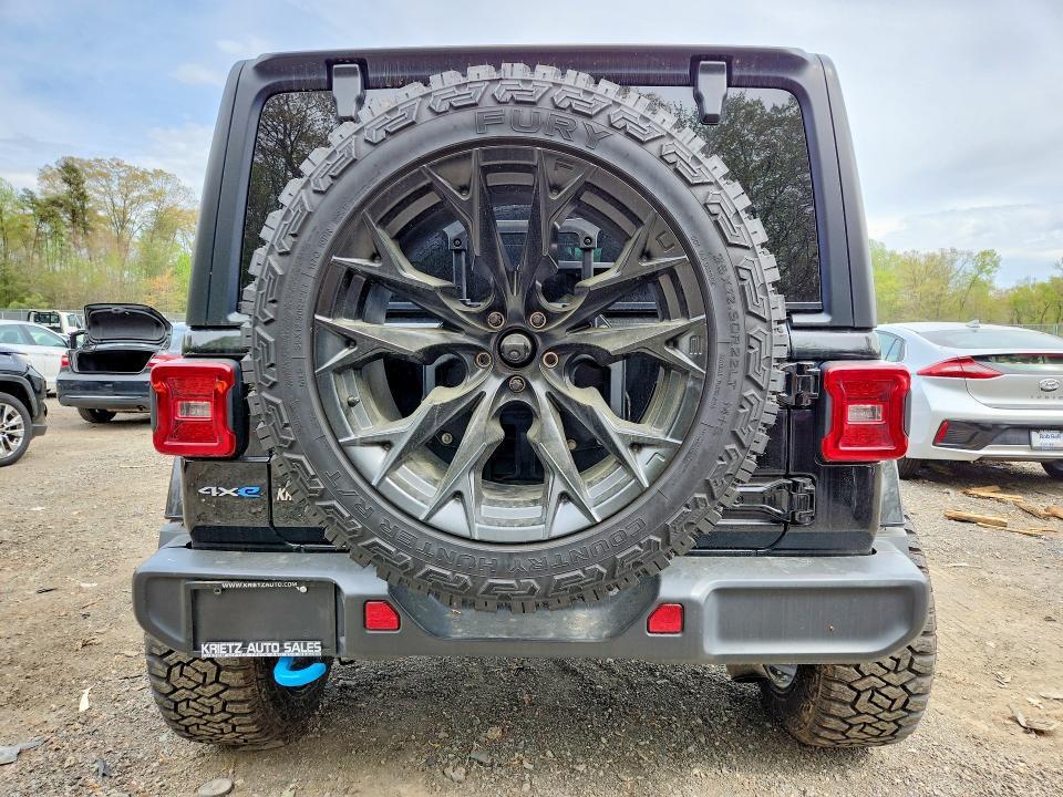 2022 JEEP WRANGLER UNLIMITED SAHARA 4XE — Фото 6 из 12