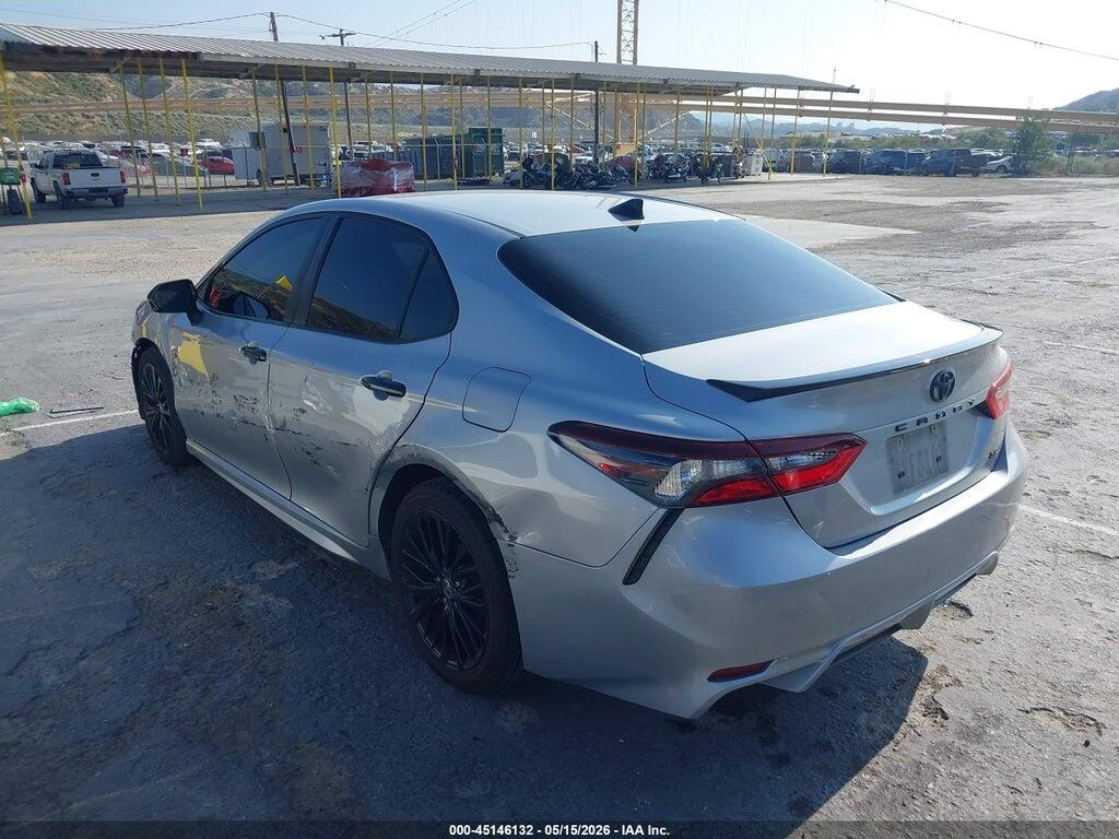 4T1T11AK8MU445581 2021 TOYOTA CAMRY photo no. 3
