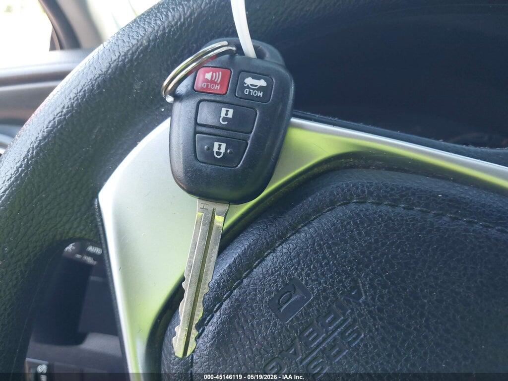 5YFBURHE1HP654654 2017 TOYOTA COROLLA photo no. 11