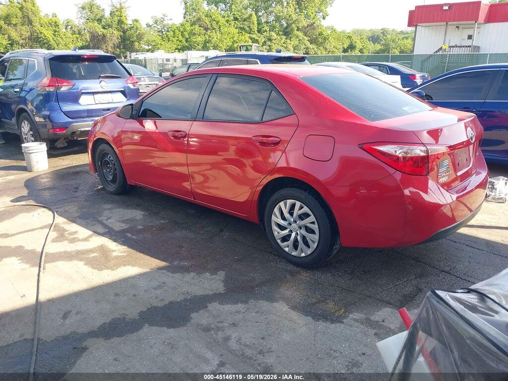 5YFBURHE1HP654654 2017 TOYOTA COROLLA photo no. 3
