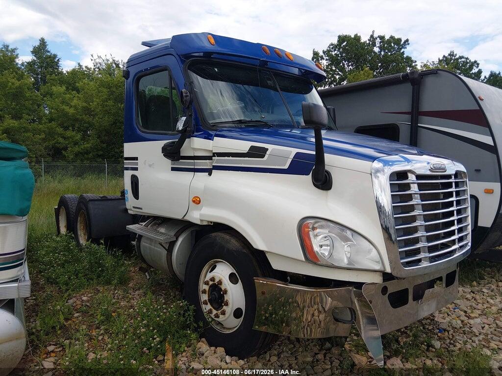 1FUJGEDV2CSBM0753 2012 FREIGHTLINER CASCADIA 125 photo no. 1