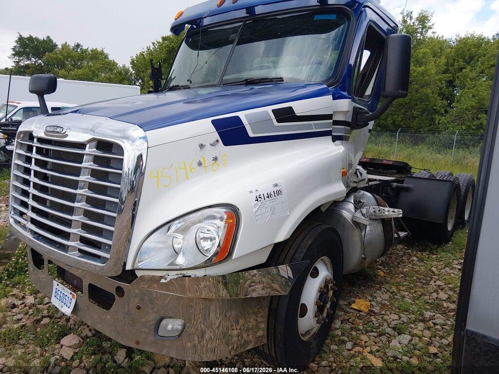 1FUJGEDV2CSBM0753 2012 FREIGHTLINER CASCADIA 125 photo no. 2