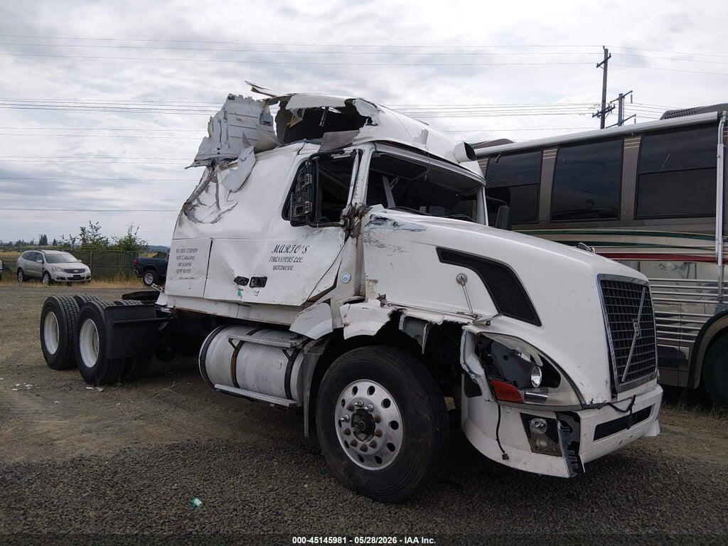4V4NC9TH77N444495 2007 VOLVO VN photo no. 1