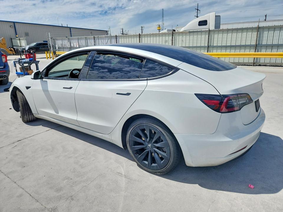 2022 TESLA MODEL 3 — Фото 2 из 12