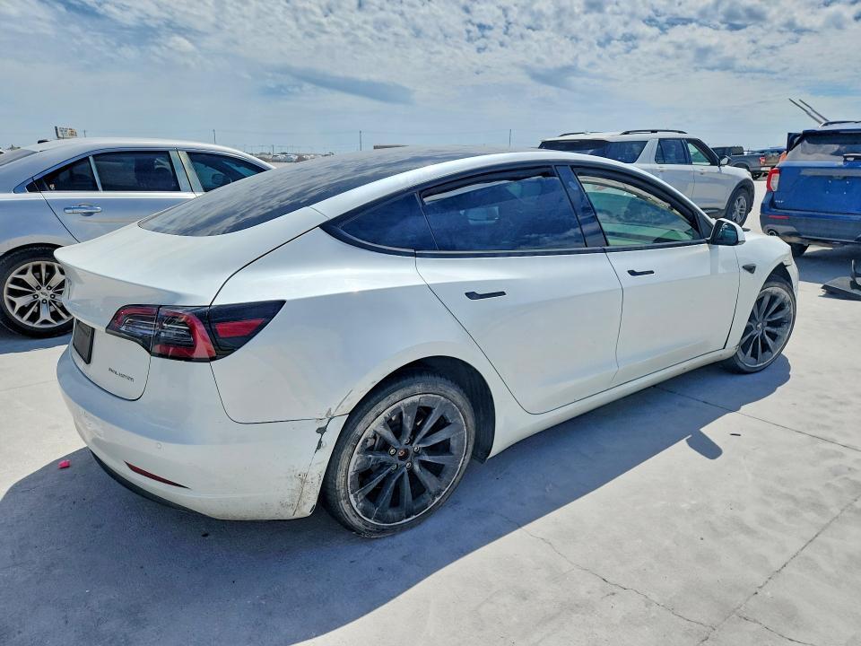2022 TESLA MODEL 3 — Фото 3 из 12