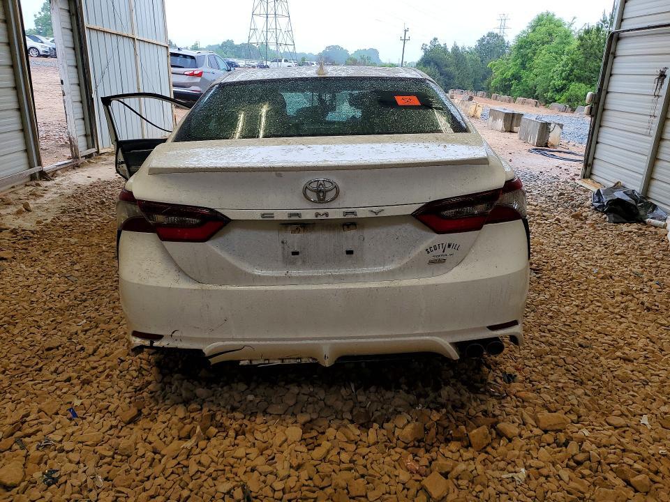 2022 TOYOTA CAMRY SE — Фото 6 из 13