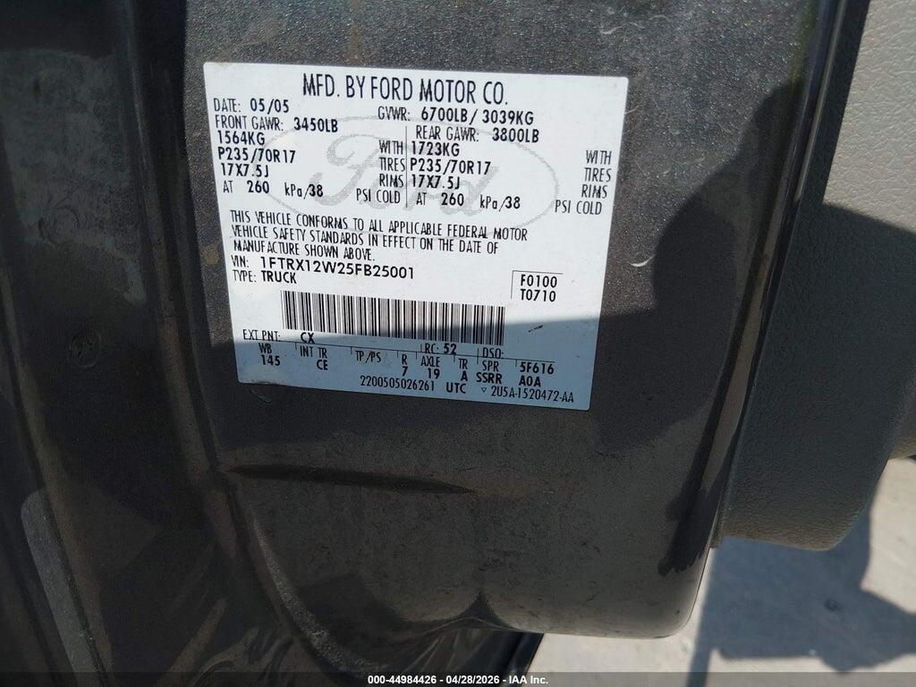 1FTRX12W25FB25001 2005 FORD F-150 photo no. 9