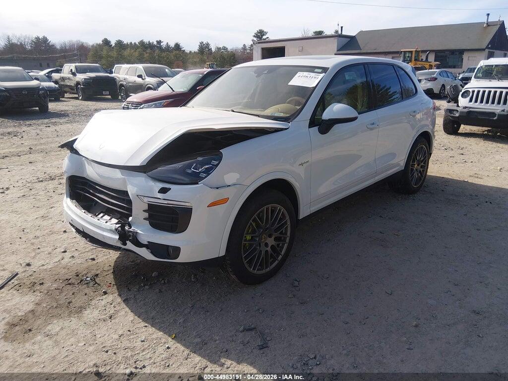 WP1AE2A20HLA68373 2017 PORSCHE CAYENNE E-HYBRID photo no. 2