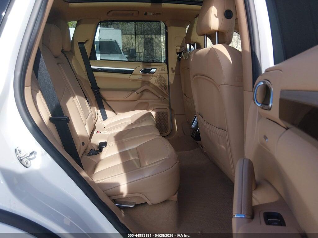 WP1AE2A20HLA68373 2017 PORSCHE CAYENNE E-HYBRID photo no. 8