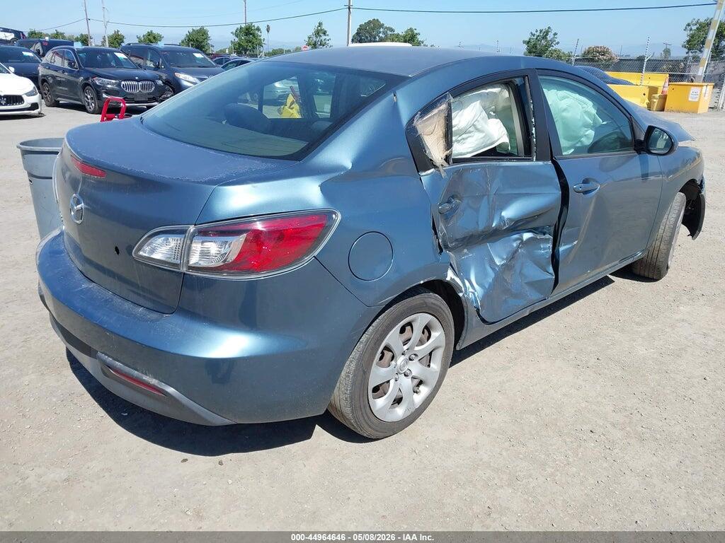 JM1BL1UF4B1380560 2011 MAZDA MAZDA3 photo no. 4