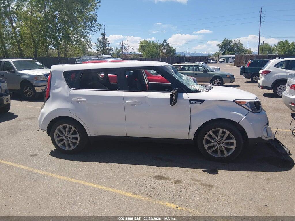 KNDJP3A59J7902425 2018 KIA SOUL photo no. 12
