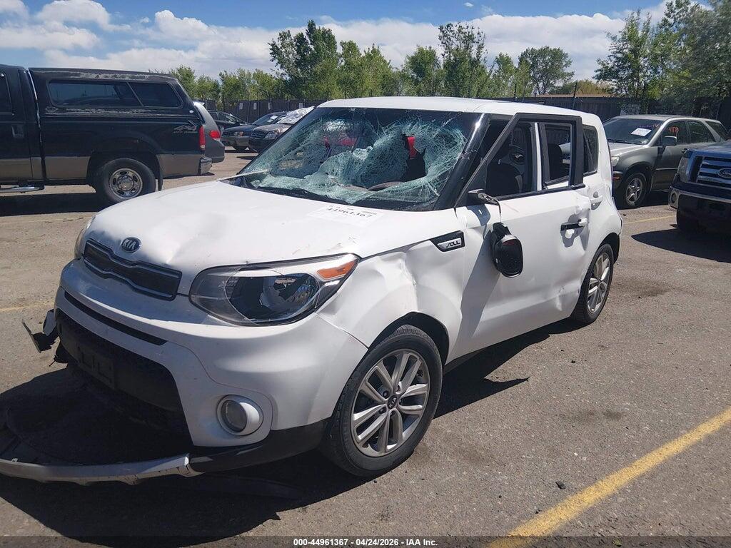 KNDJP3A59J7902425 2018 KIA SOUL photo no. 2