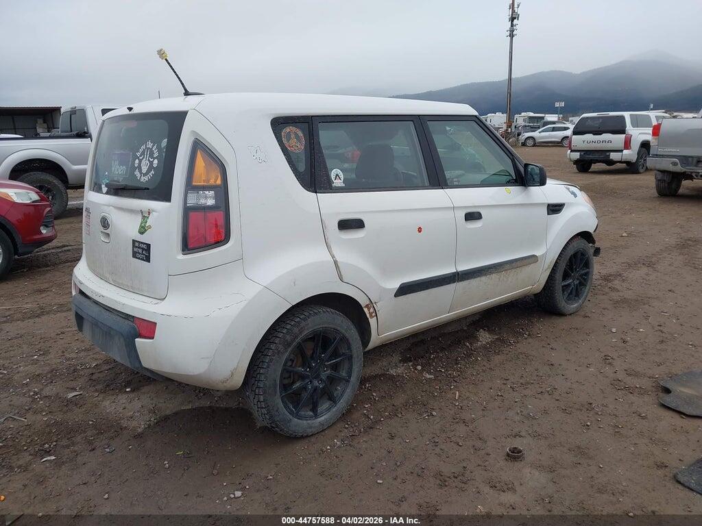 KNDJT2A11A7105704 2010 KIA SOUL photo no. 4
