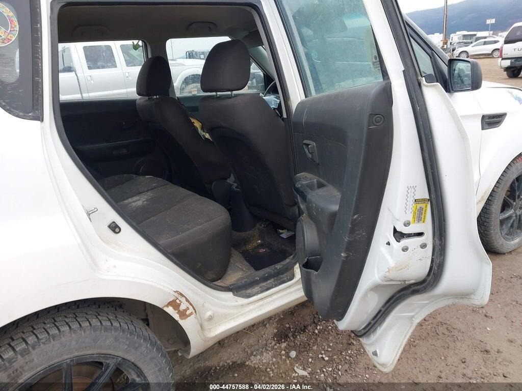 KNDJT2A11A7105704 2010 KIA SOUL photo no. 8