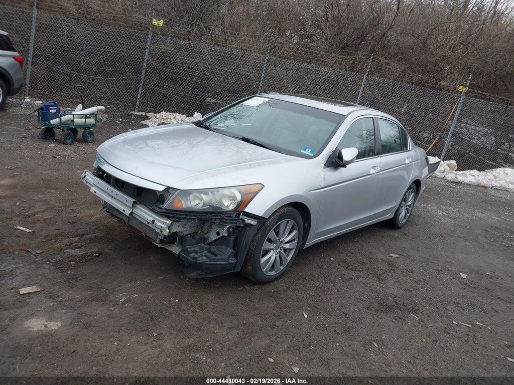 1HGCP2F83BA047555 2011 HONDA ACCORD photo no. 2