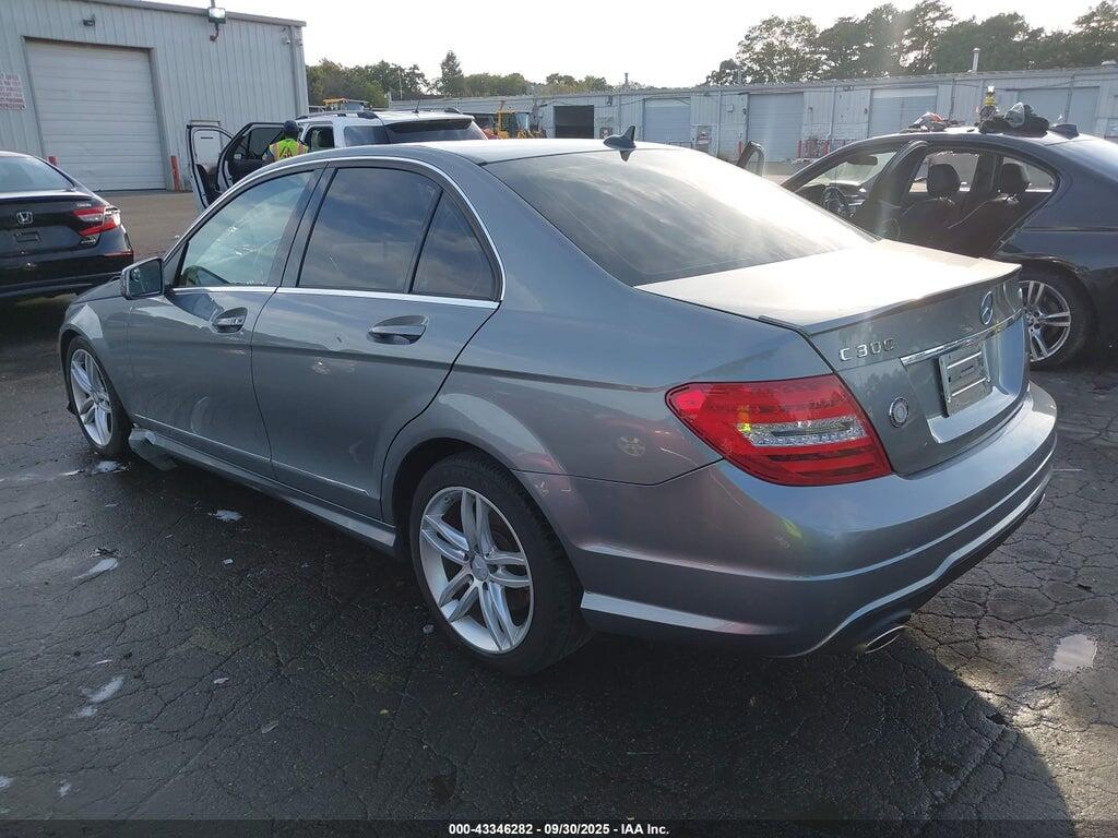 WDDGF8AB5DR280310 2013 MERCEDES-BENZ C 300 photo no. 3