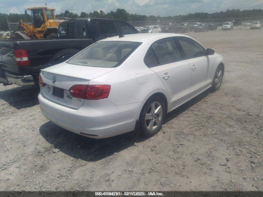 3VWLL7AJ6CM334682 2012 VOLKSWAGEN JETTA photo no. 4