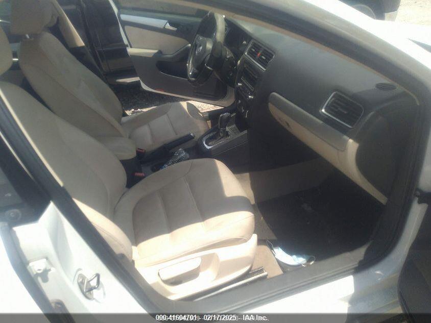 3VWLL7AJ6CM334682 2012 VOLKSWAGEN JETTA photo no. 5