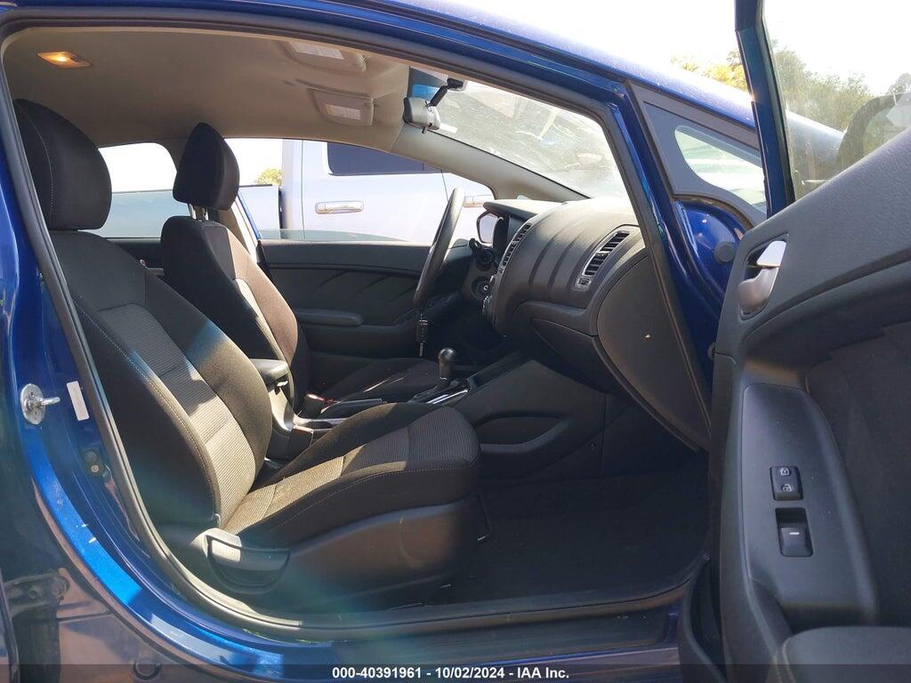 3KPFK4A73HE110678 2017 KIA FORTE photo no. 5