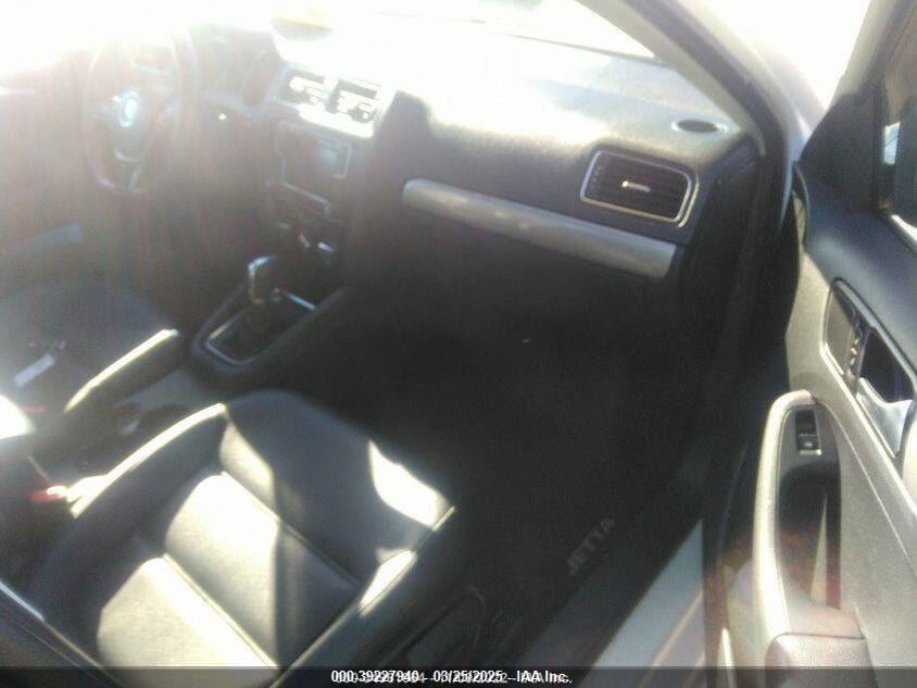 3VWDB7AJ4HM208870 2017 VOLKSWAGEN JETTA photo no. 5
